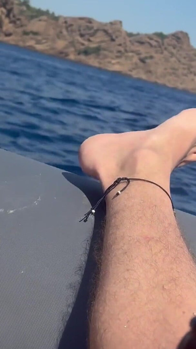 Epic moment from "I and suck in the middle of the sea"