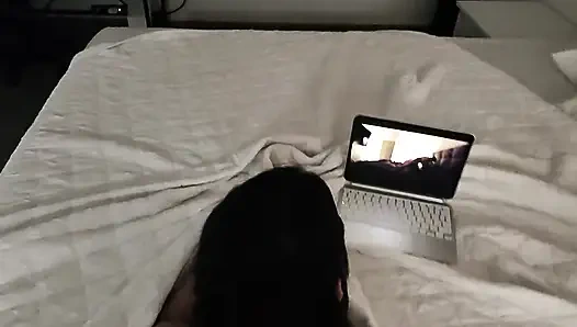 Жена снимает себя на видео с другим мужчиной и показывает