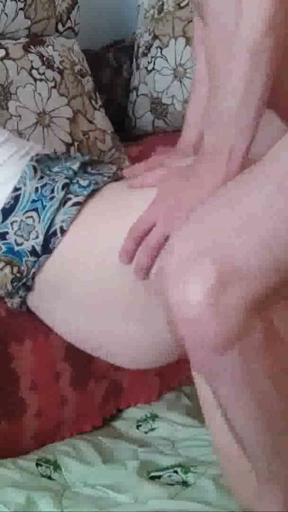 The pregnant woman lifted her short skirt and gave herself to be fucked | Clip 1