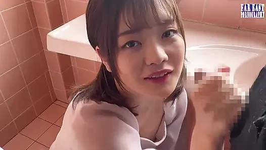 Cowok berani ini ngusap kondom sampai kering di luar ruangan ep-1