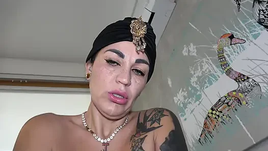Married Arab Real Estate Agent In Hijab Fucked By Her Muslim Client