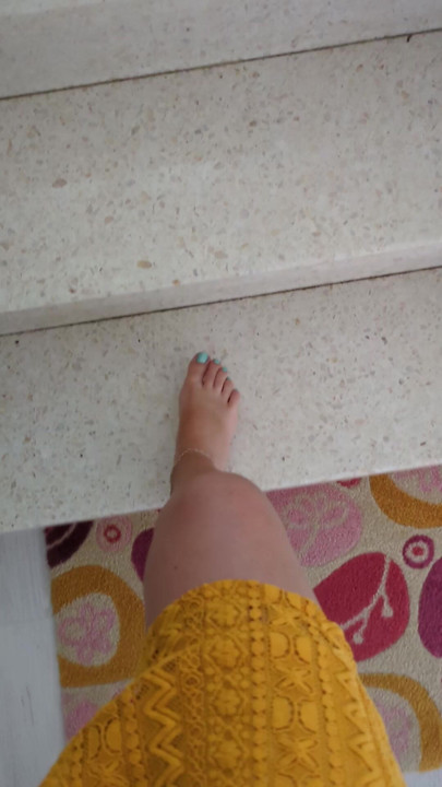 Barefoot