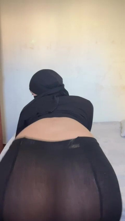 Hijjabi น่ารักกับตูดอาหรับฉ่ําเล่นเสียวเมื่อไม่มีใครดู