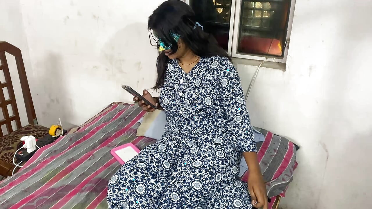 Indian Bhabhi Ne Apne Boyfriend Ko Call Kar ke Bulaya Aur Bathroom Me Kiya Sex. Clear Hindi Audio