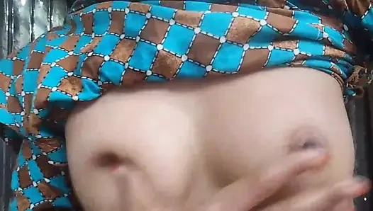 Bangladeshi school girl gone viral