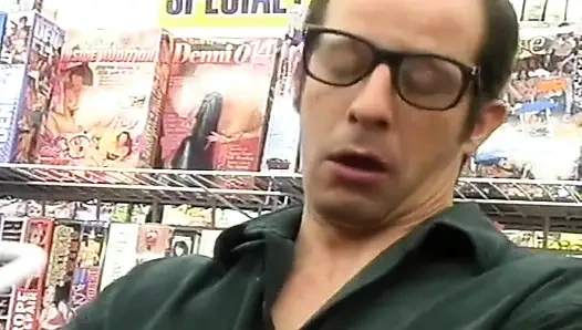 Blonde MILF muschi und arsch von mehreren hengsten gefüllt