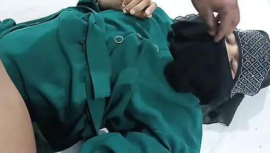 Muslim ladki ke rasile hotho ko chusa - kissing video