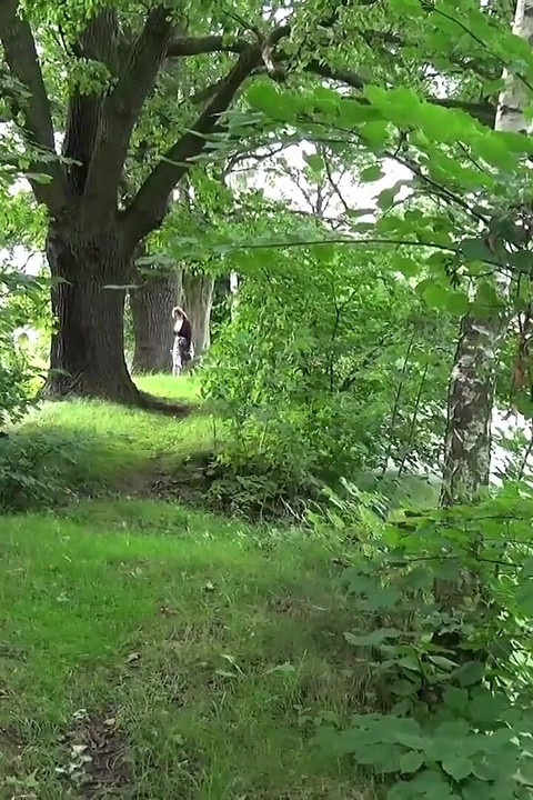 Tree pee by Got 2 Pee where girls come to piss