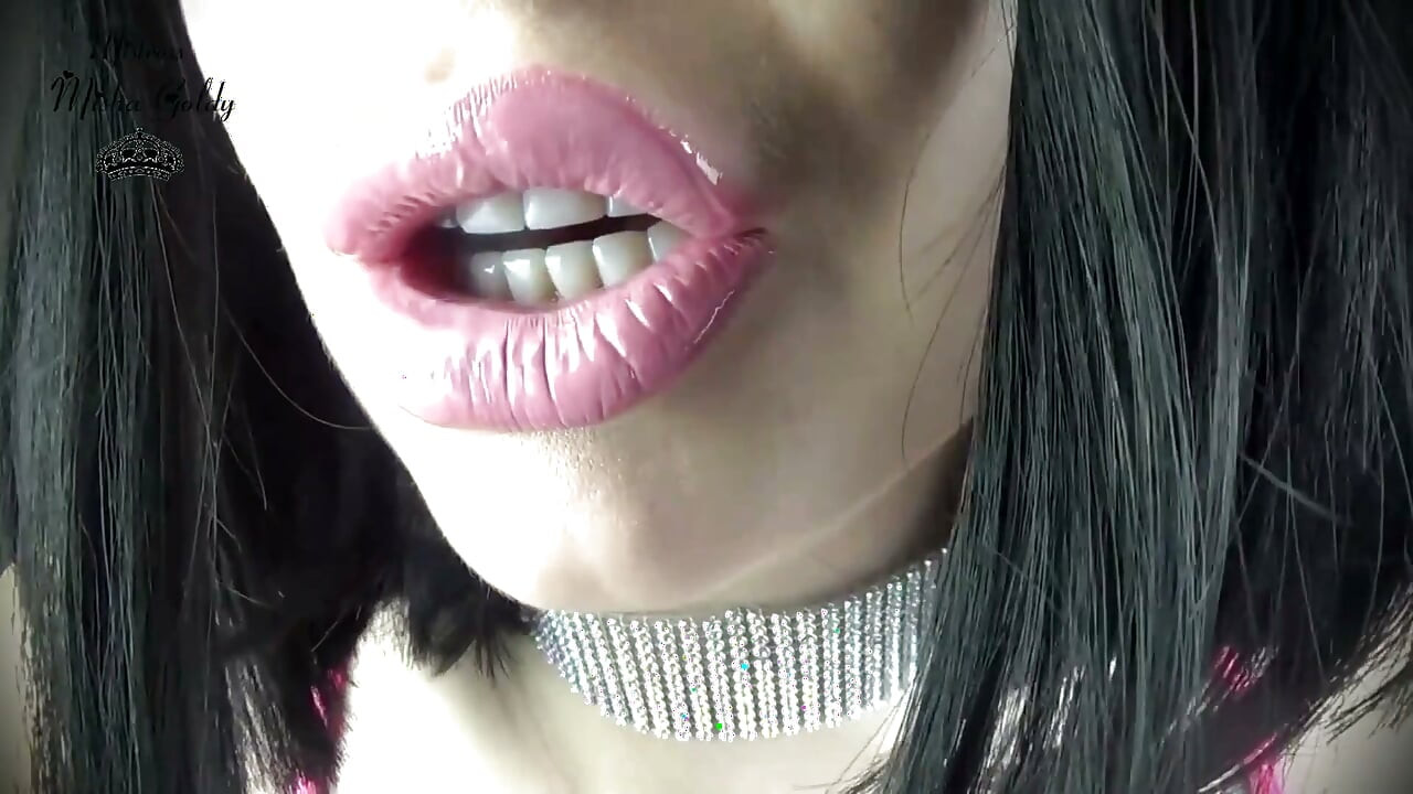 Let's fantasize about my sexy pink lips