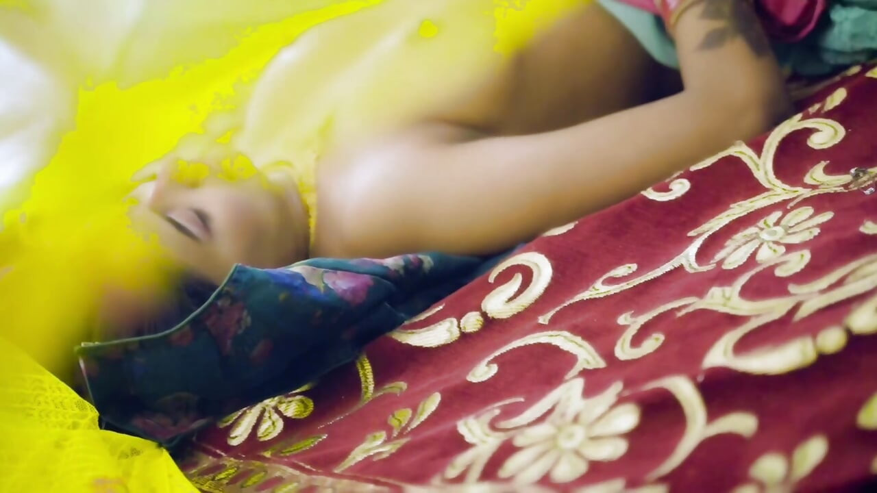 Bhabhi ki soteli bahin ko jabbar dasti room me pakad ke choda