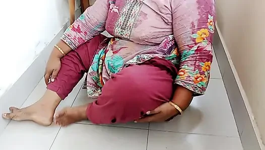 Desi village girl tight pussi fingering video, desi tight pussi first time fingering, village girl xx video