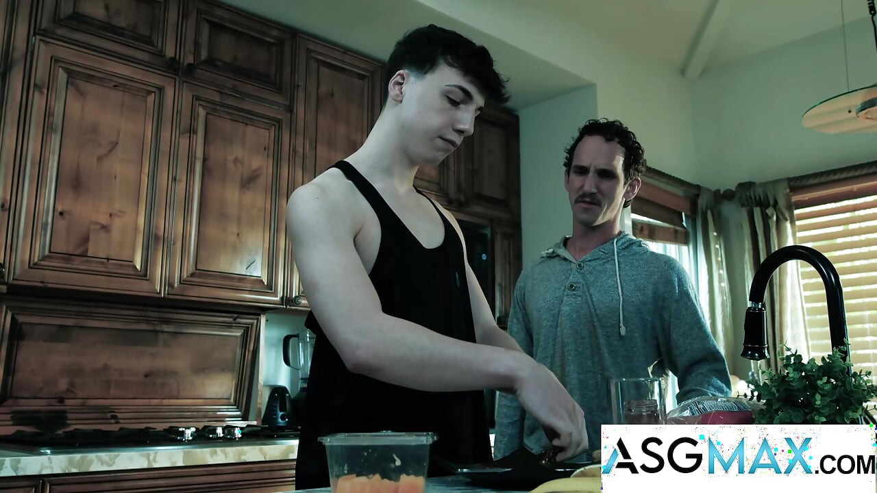 DISRUPTIVE FILMS - Twink Topper GREG MCKEON Pounds Out College Boys COMPILATION
