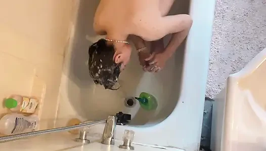 DUŞ ALMADAN ÖNCE KıLLARı TEMIZLE