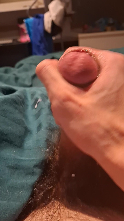 Cumming on my bed