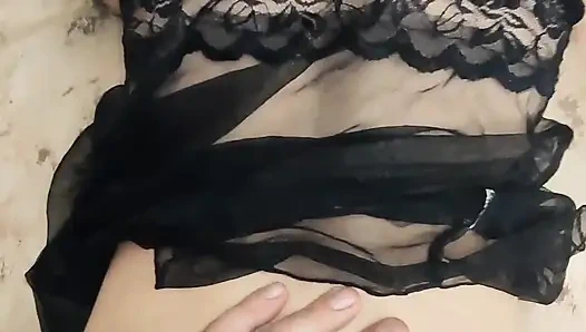 Зрелая 40-летняя пара снимает домашнее порно в любительском видео