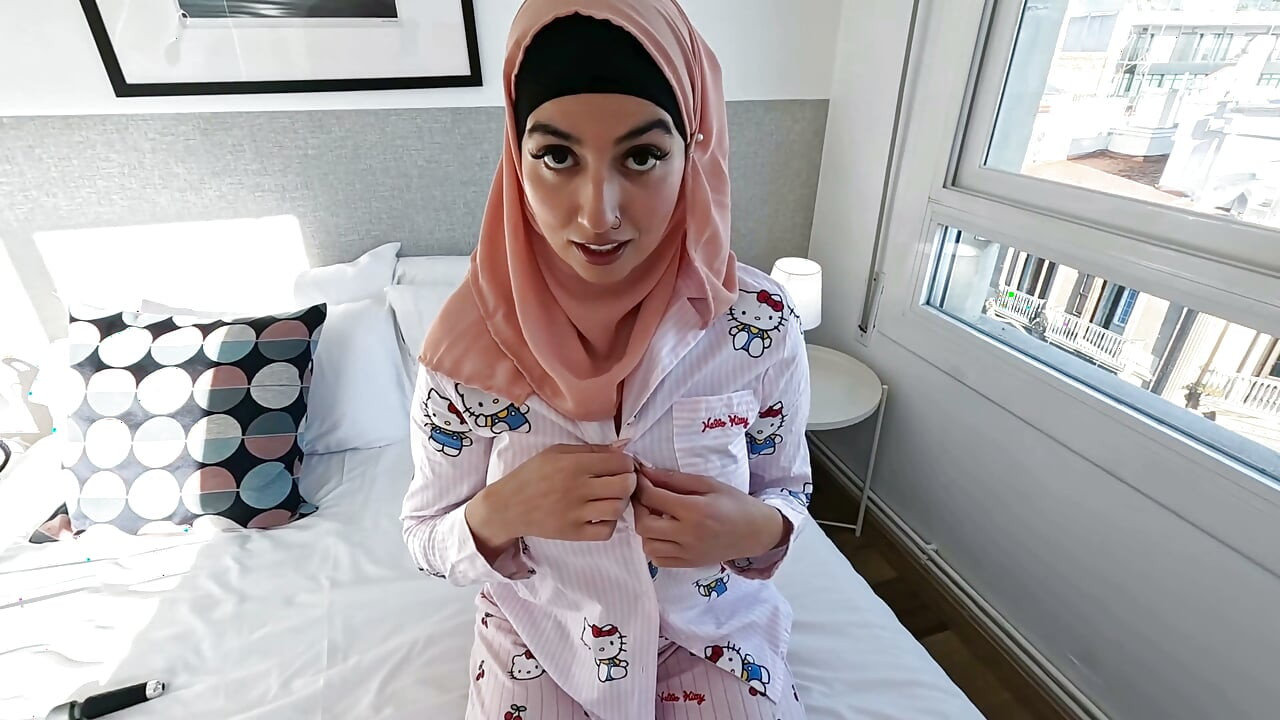 Hijabi Aaliyah Yasin, a Muslim Wife, Is Unfaithful to Her Husband