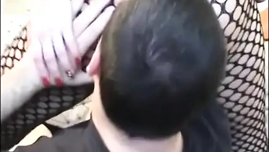 Сидение на лице очень счастливого мужика