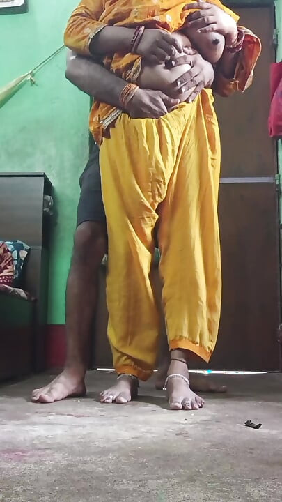 Bhabhi ne pure Kapde khol kar boor dikhaya