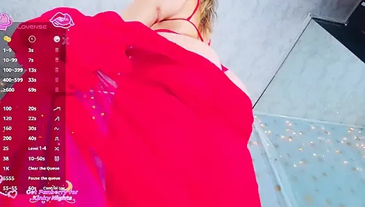 GROSSER HINTERN UND ÜPPIGER WEIHNACHTSMANN WILL HART GEFICKT WERDEN!