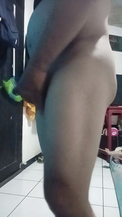 showing kontol