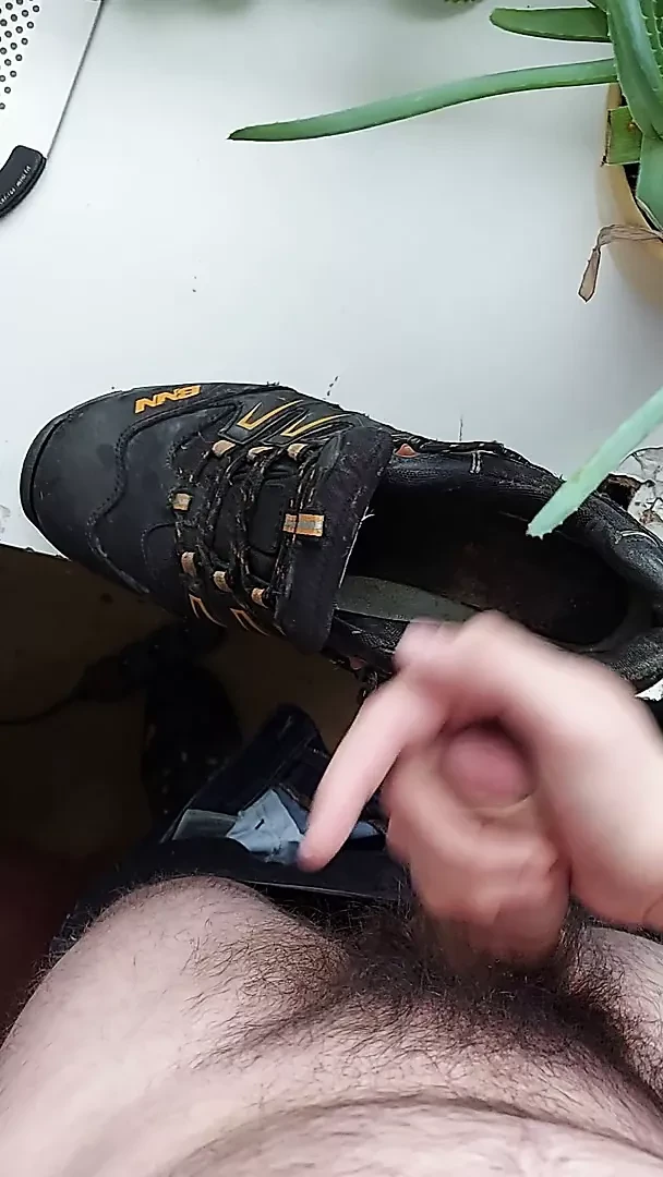 Adding cum to cum dump in my bf's work shoes