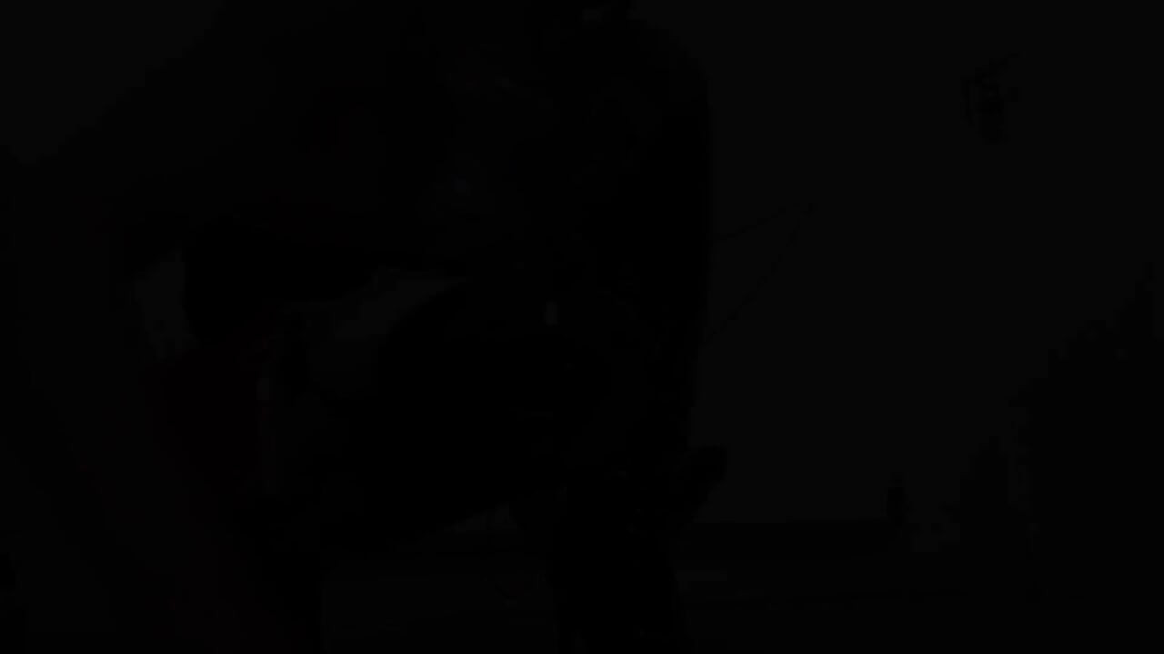 Сексуальная блондинка сисси с большим черным членом трахает дилдо EmilyHardon