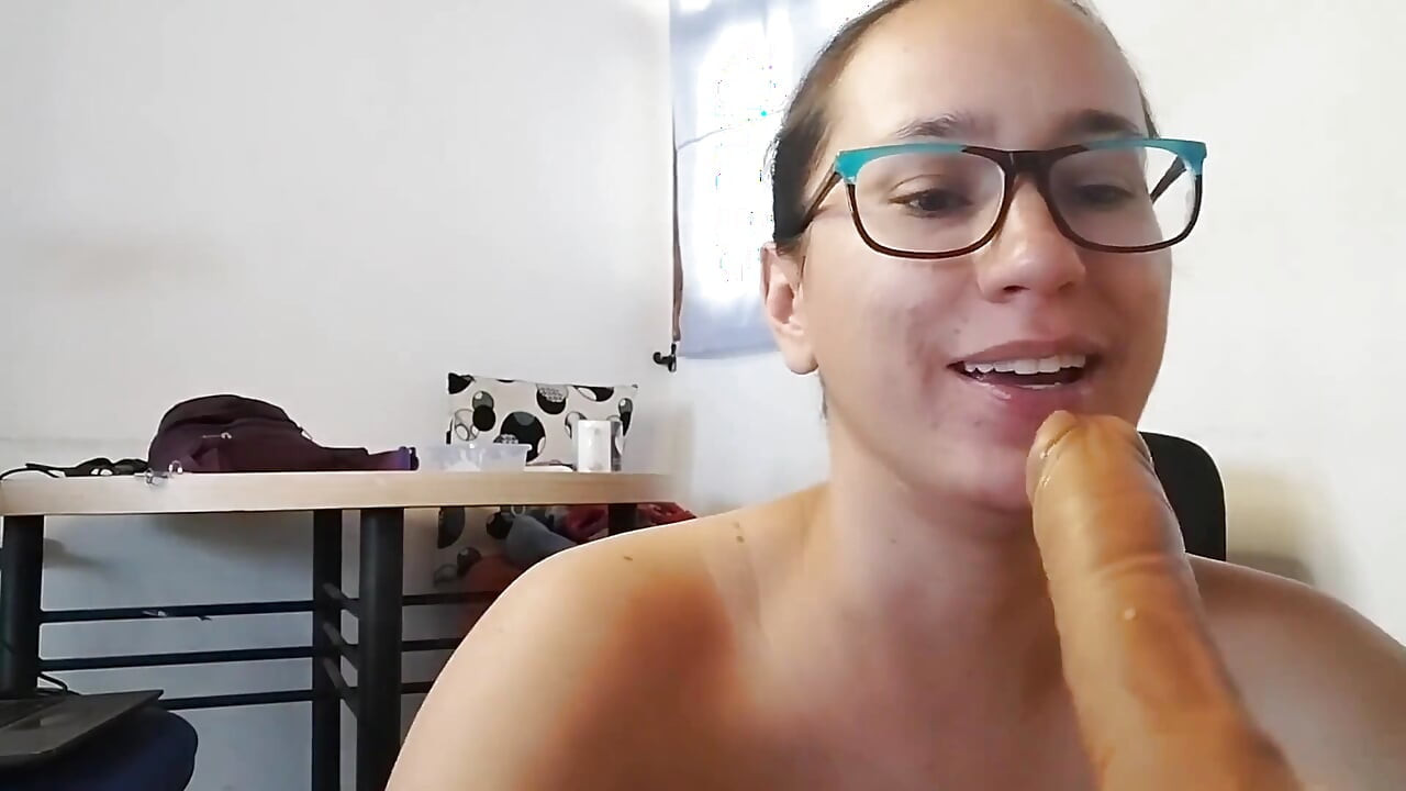 Pacar suamimu menggodamu untuk ngentot memeknya habis-habisan sampai dia crot banyak banget