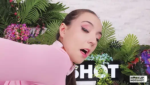 Pantat sempit sasha tatcha di-anal habis-habisan sama kontol besar!