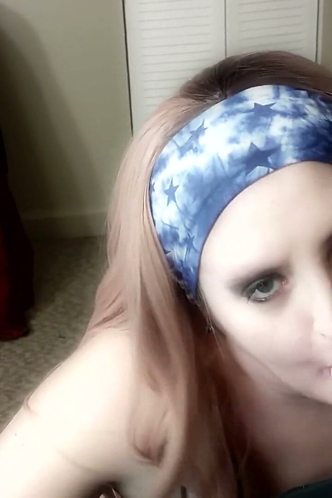 Step-mom Blowjob Facial on Stepmother's Day