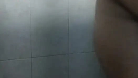 Lagi mandi