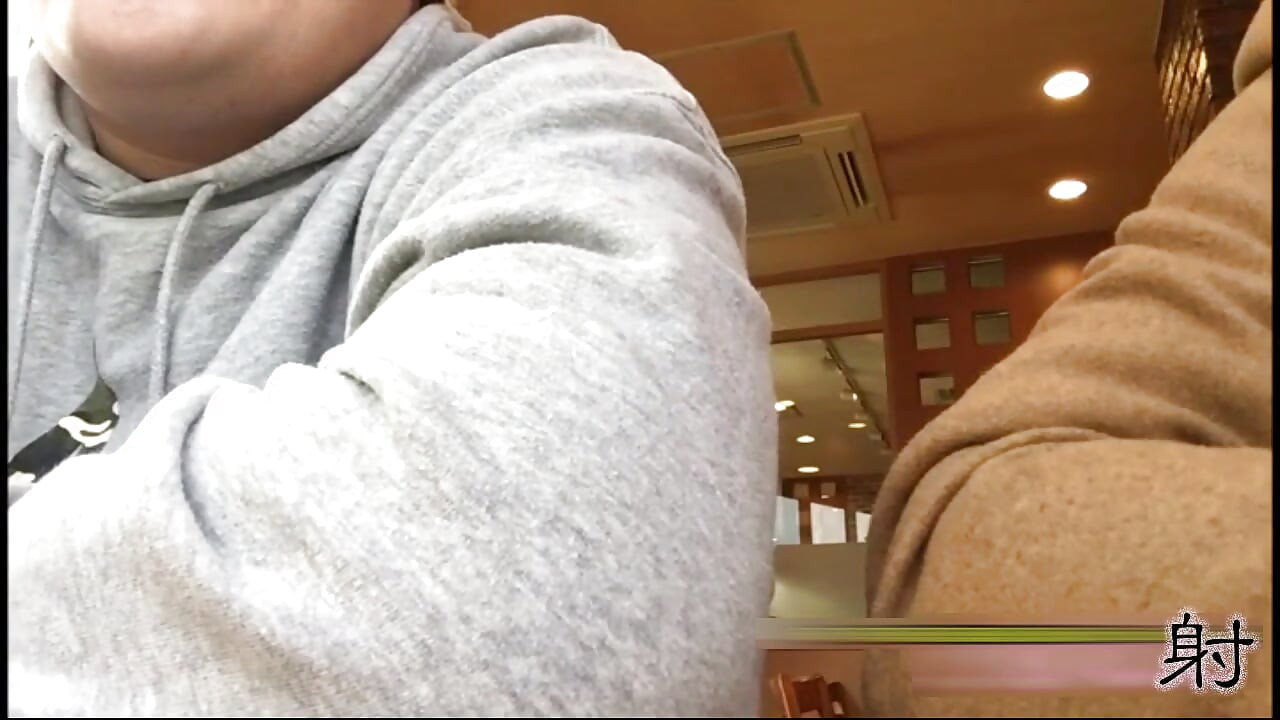 섹시한 아시아인. 누가 좋은 핸잡을 원해