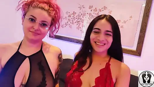 Verzweifelte mitbewohnerin hat doppelten blowjob, gesichtsbesamung