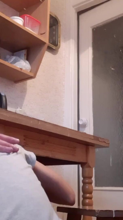 While our housekeeper was washing dishes, my girlfriend was riskily licking pussy under the table | Clip 1