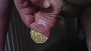 Další dobrodružství velkých čokoládových mincí v předkožce