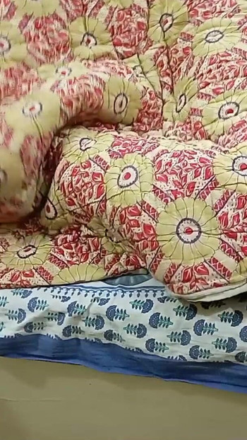 A mostohafiam a közelben feküdt és szorosan tartott egész éjjel | Klip 1