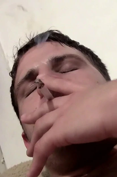 Str8 Boy Smoke Suck!