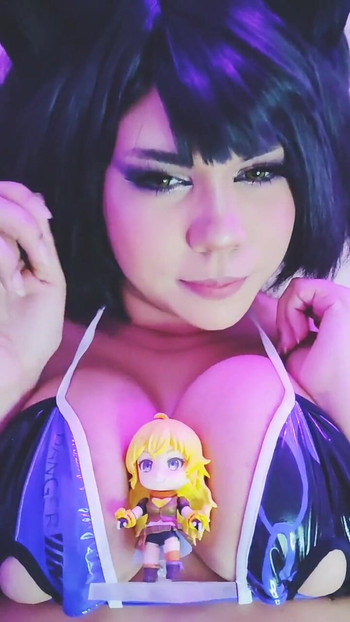 Memorable moment from "Blake belladonna RWBY cosplay"