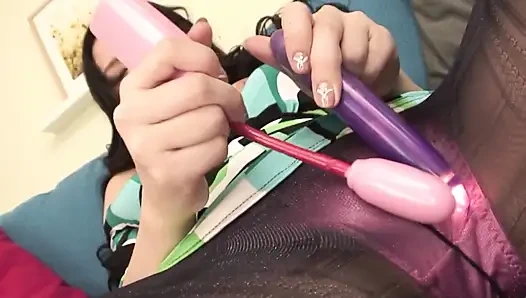 Asyalı güzel amcıklar sahnesi iç çamaşırlı 3 güzel Japon kız sıkı amına döllenmeyi seviyor