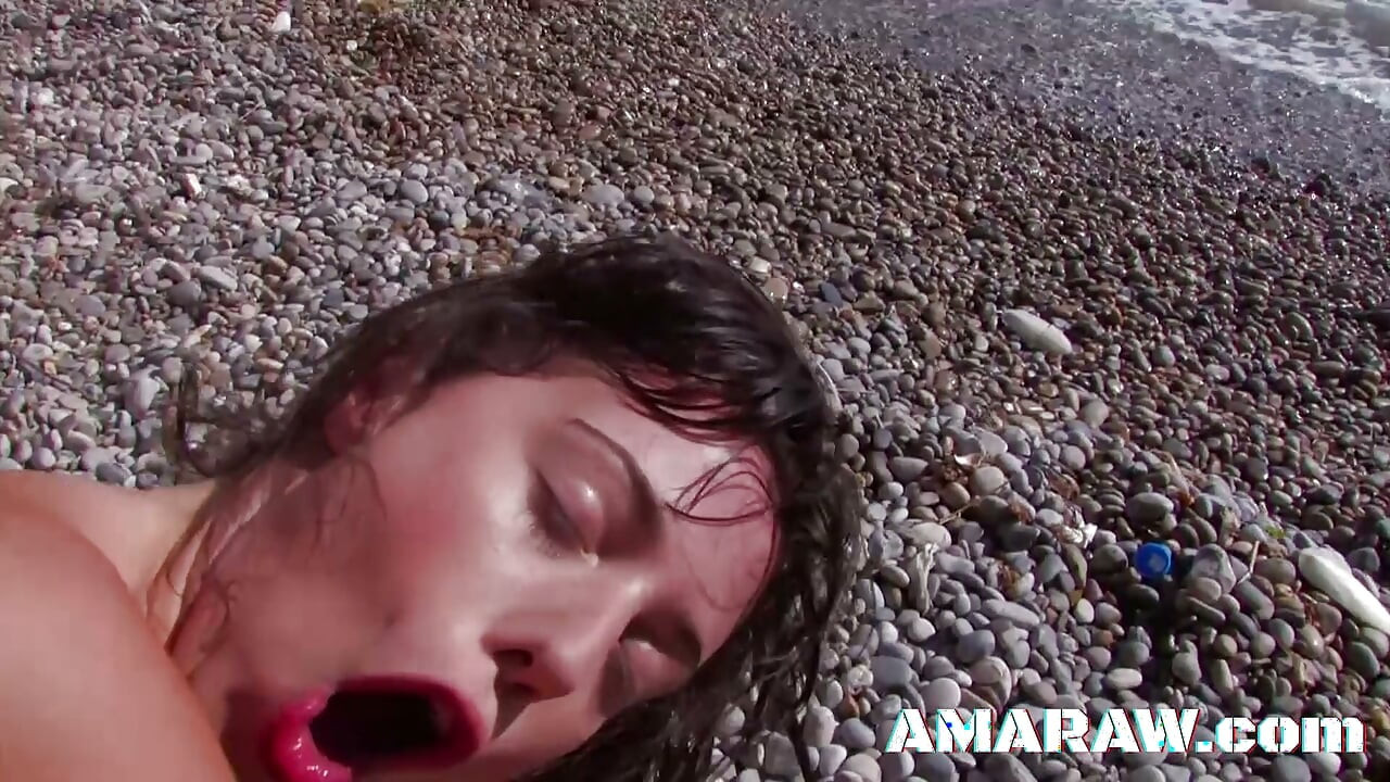 Brunette teen Samanta having anal sex on a beach