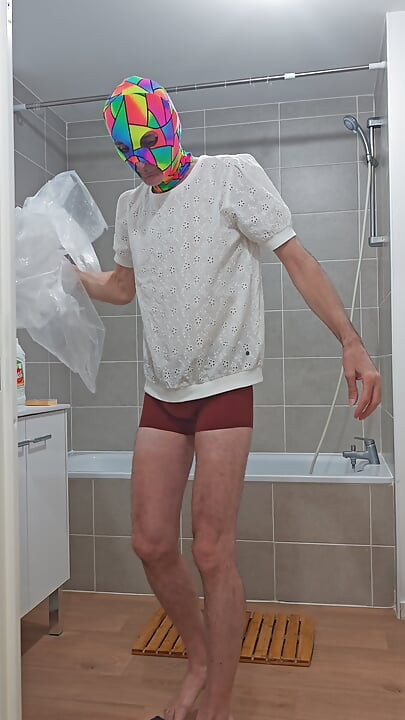 I'm cleaning my bathtub (episode 1)