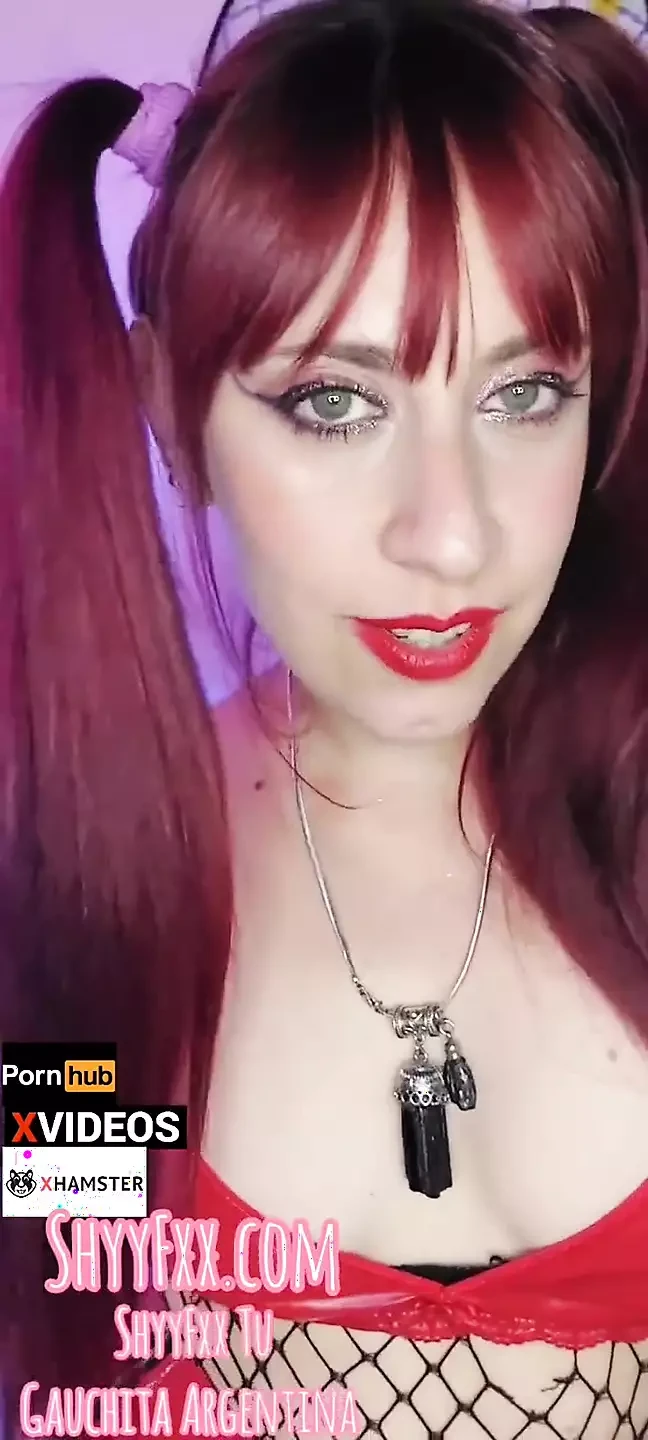 ShyyFxx Stunning redhead dressed in tight red vinyl