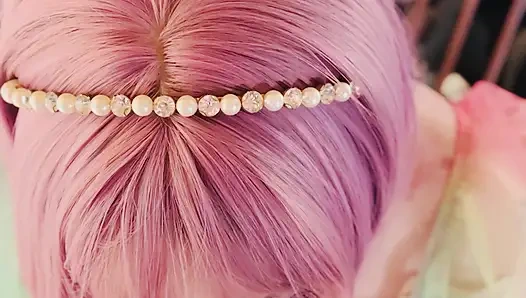 Eine hübsche prinzessin, Tina Snua , chainsmokes 2 Cork Zigaretten - baumelnde Snap-Inhales, treibenden Rauch