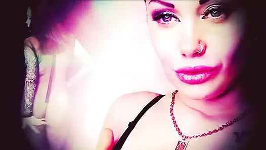 Bibirku yang menawan adalah semua yang kamu butuhkan!