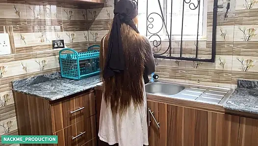 Мой бойфренд пришел навестить меня и в итоге трахнул мою старую сводную сестру