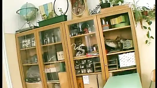 Blonde Studentin Beine Hart Vom Lehrer Gefickt