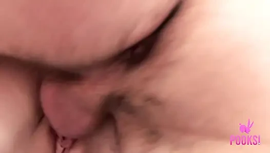 Muhteşem hatun Everly karnının ve göğsünün her yerine boşalıyor!