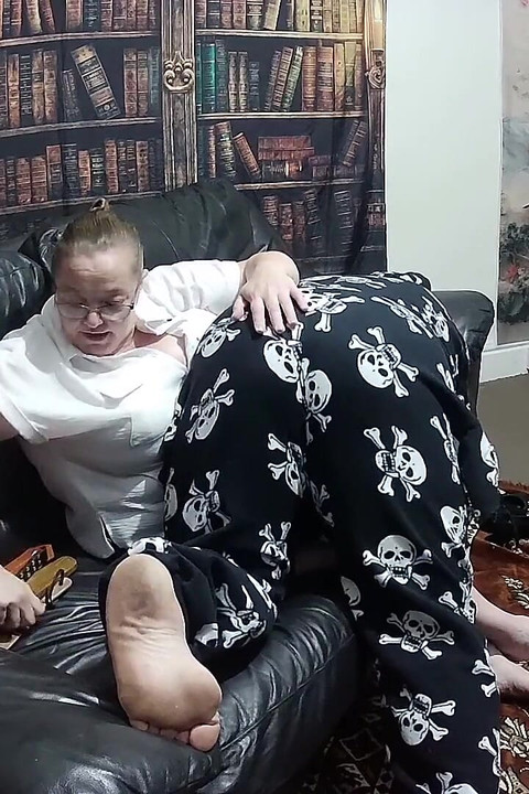 Domina Satana & Josephine, Foot Worship, Otk Spanking