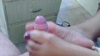 Footjob with size 9 feet