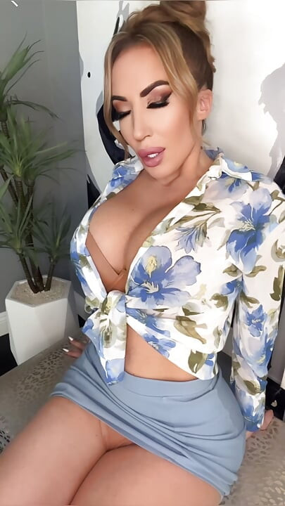 Come Watch Me Cum! Dildo Ride - Richelle Ryan