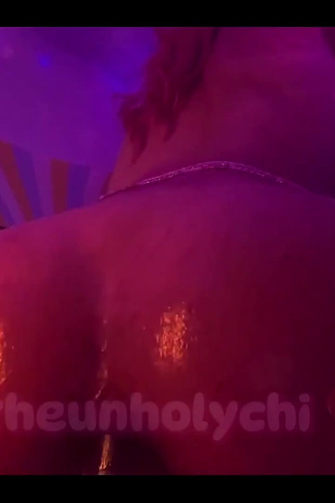 Anal, coochie snot'un dışarı çıkmasını sağlıyor